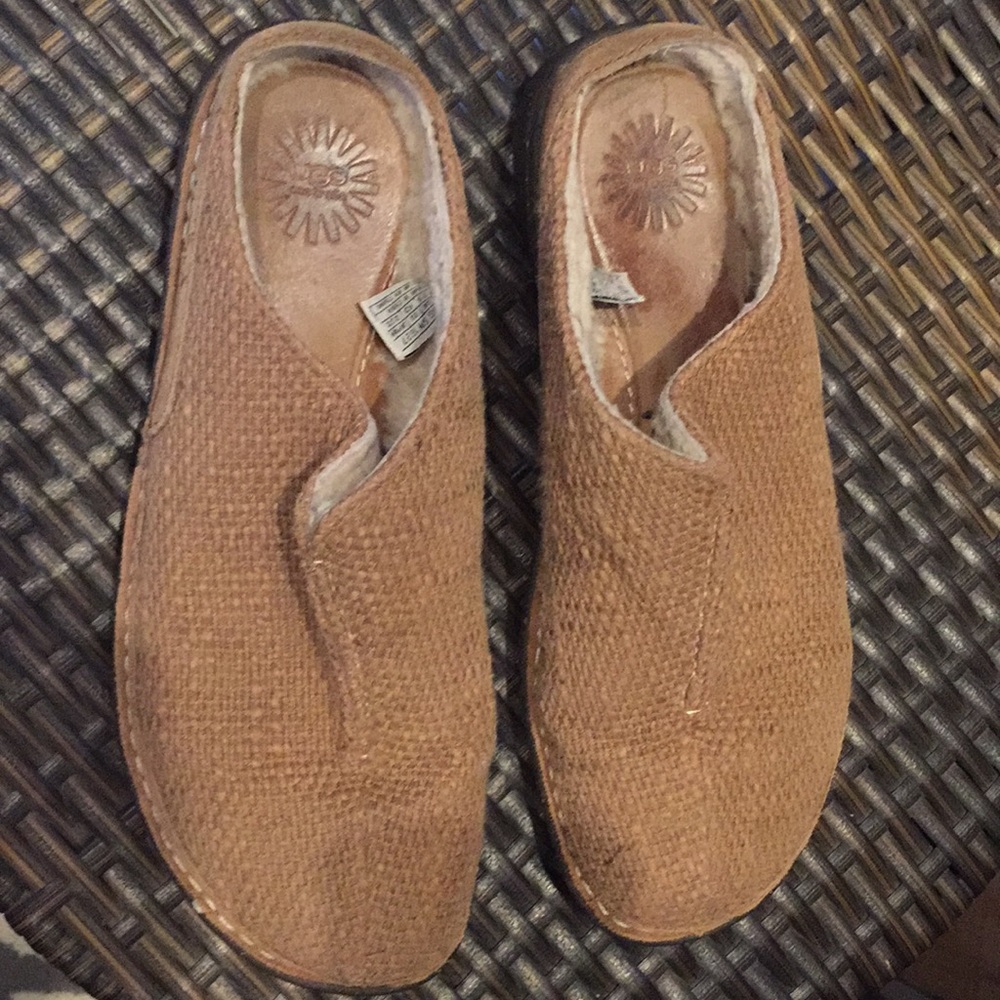 UGG  slip on shoes